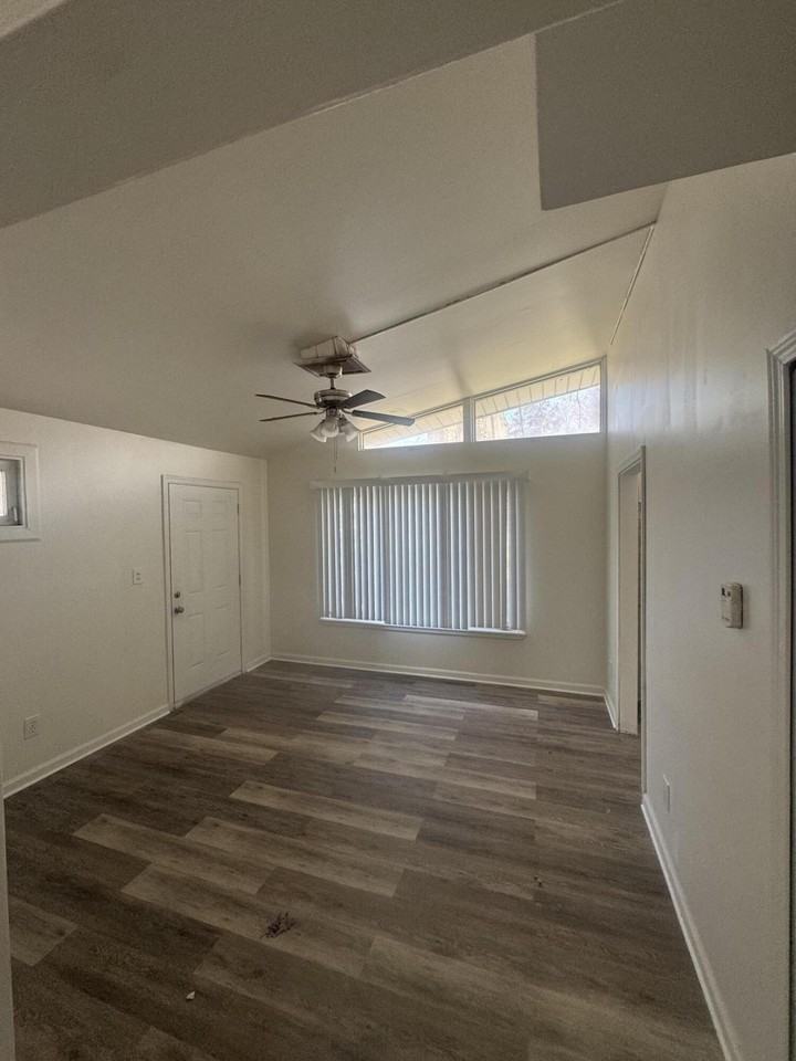 6206 Beech Daly Rd - Photo 3 of 8