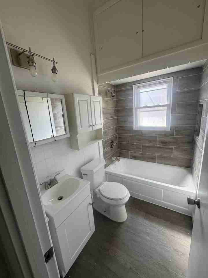 6206 Beech Daly Rd - Photo 4 of 8