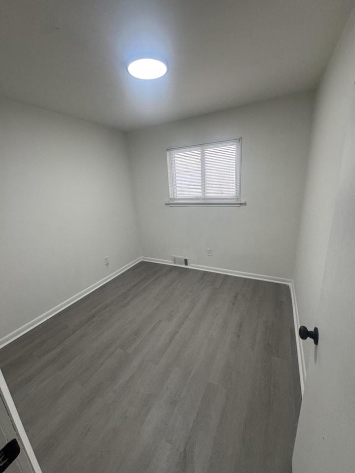 9222 Forrer St - Photo 5 of 9