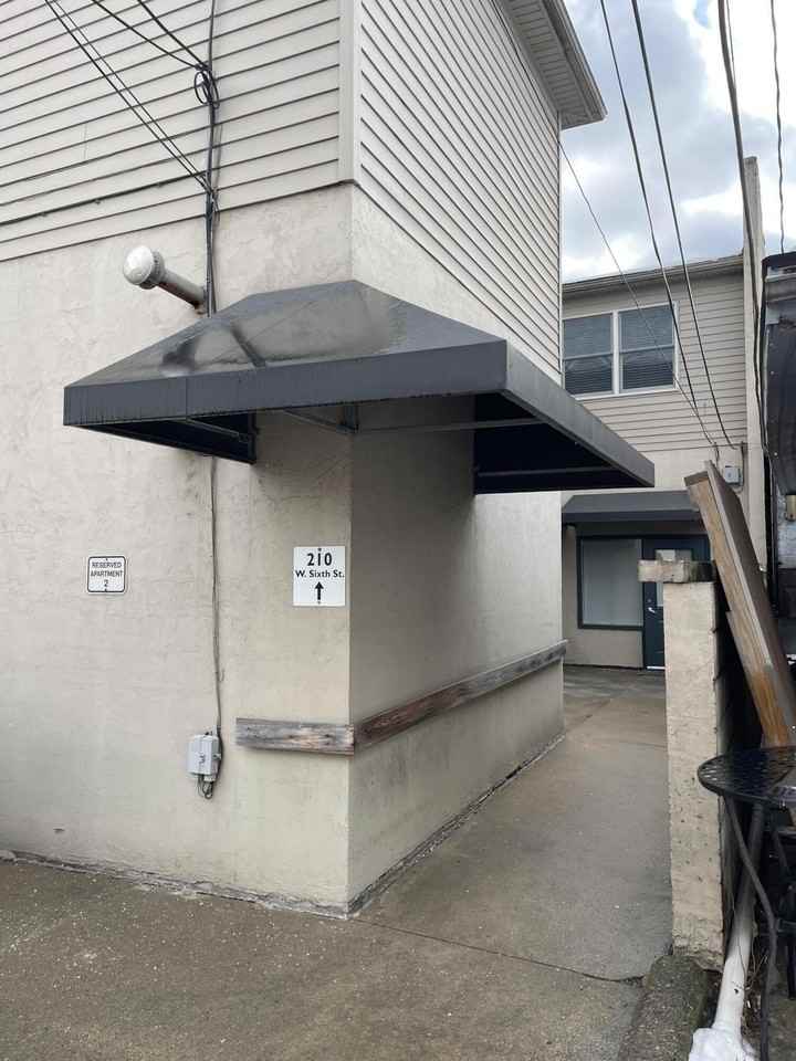 210 W 6th St #1 - Photo 2 of 16