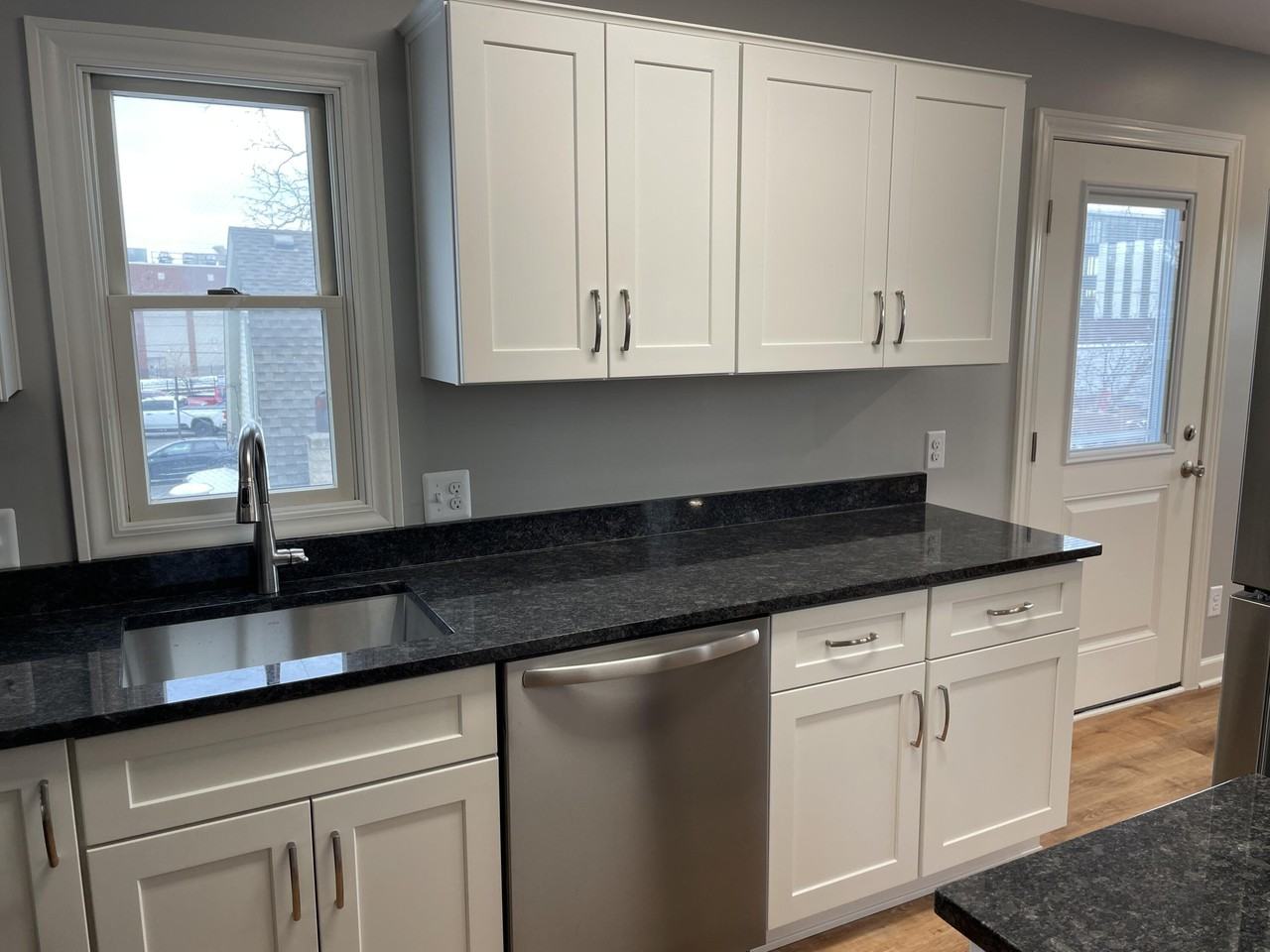 210 W 6th St #1 - Photo 7 of 16