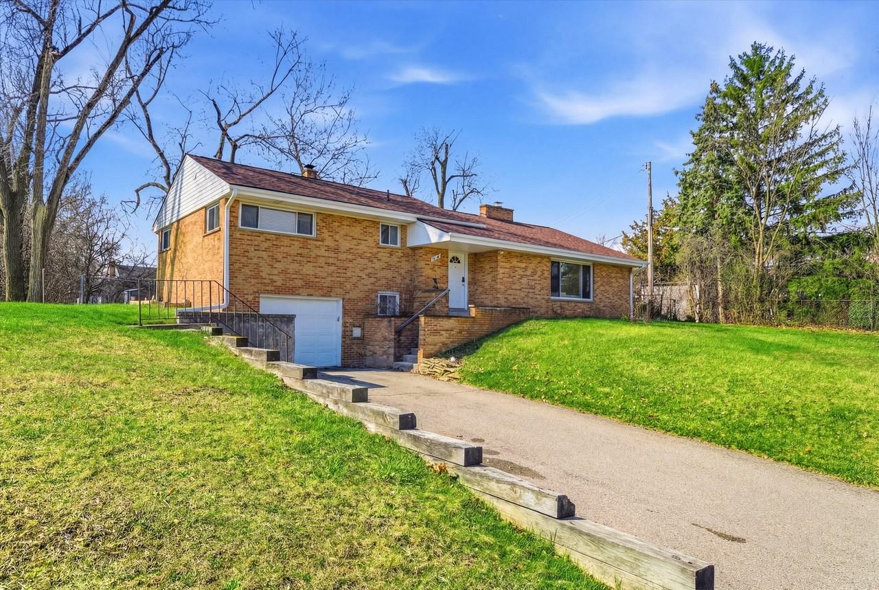 2220 E Stadium Blvd - Photo 2 of 31