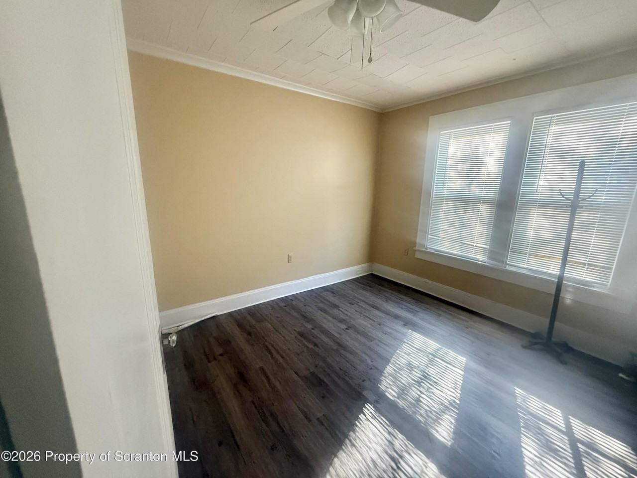 1614 Linden St #1 - Photo 3 of 8