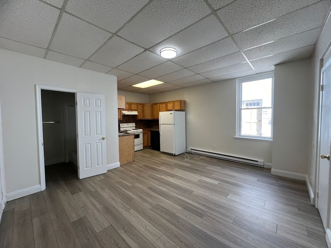 Broad & High - Photo 4 of 32