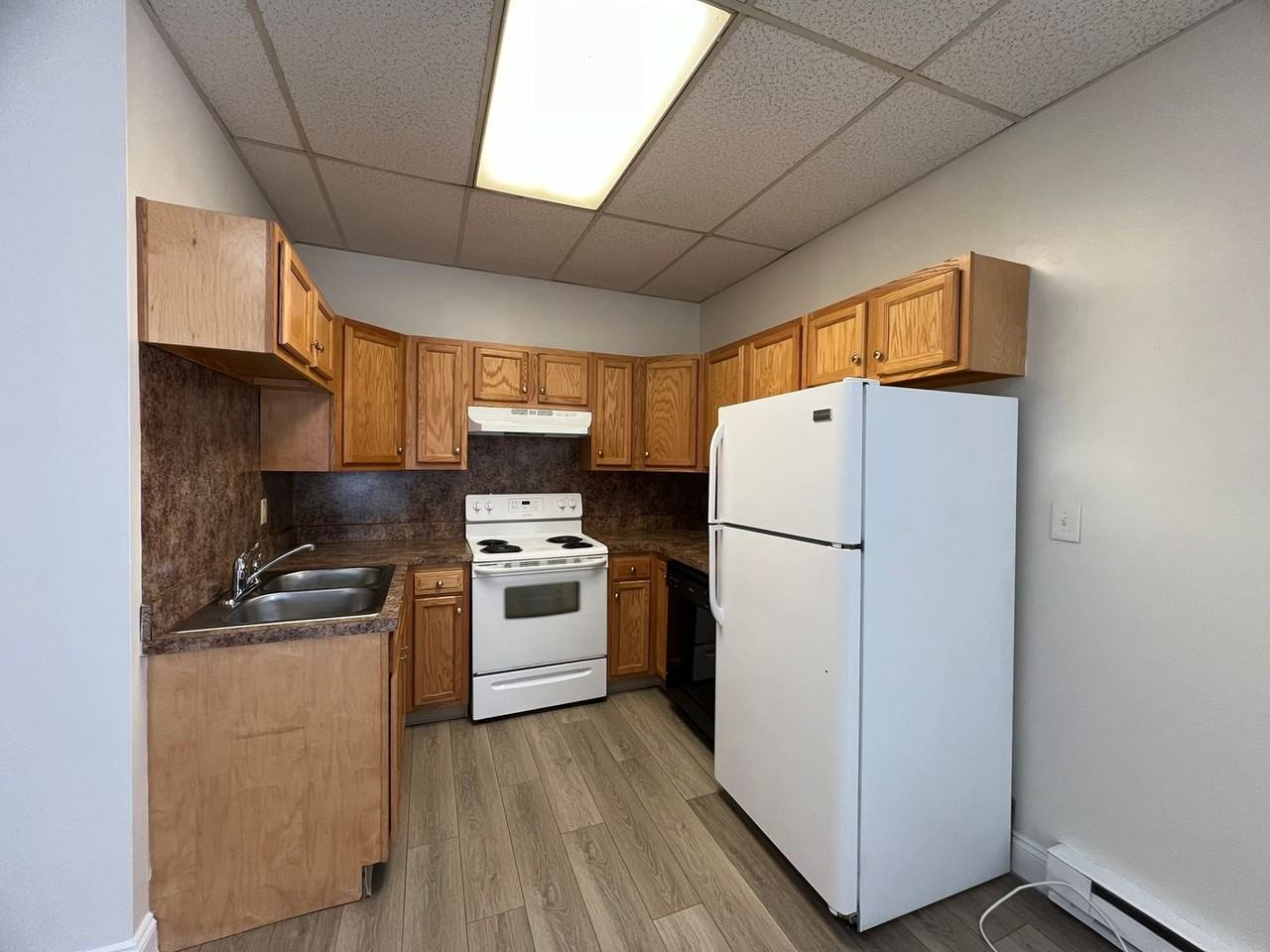 Broad & High - Photo 5 of 32