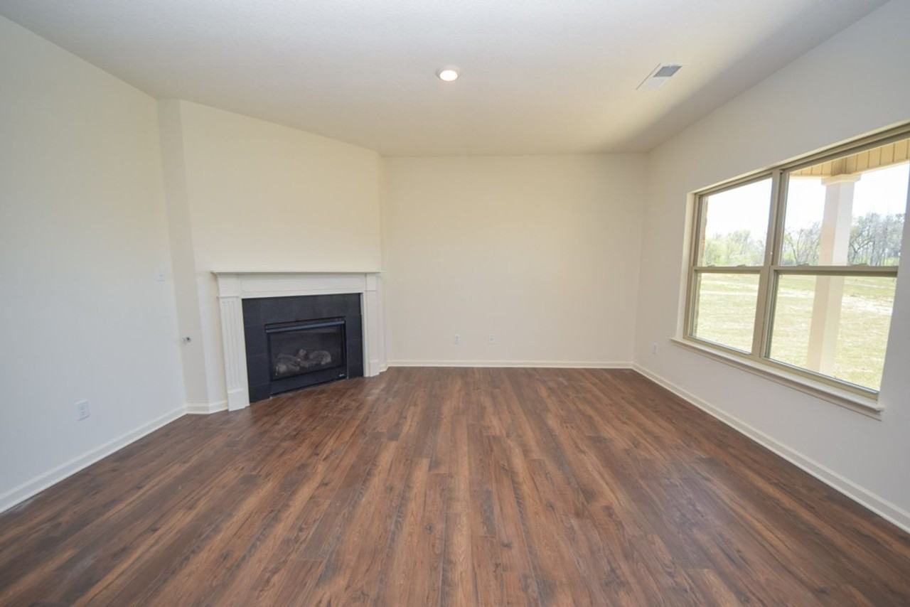 57 Empire Ln - Photo 3 of 26