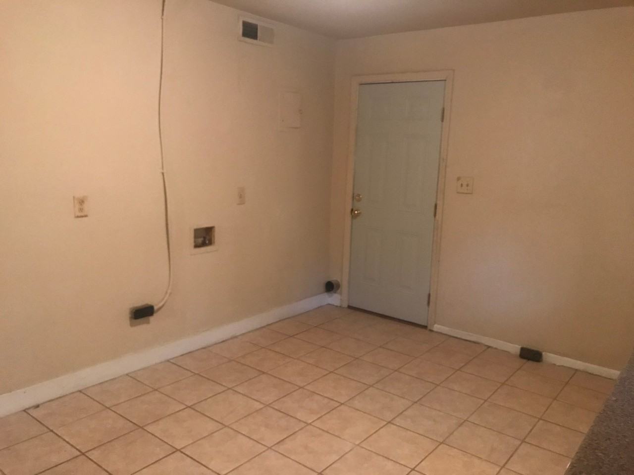 1204 Iva Ave - Photo 4 of 10