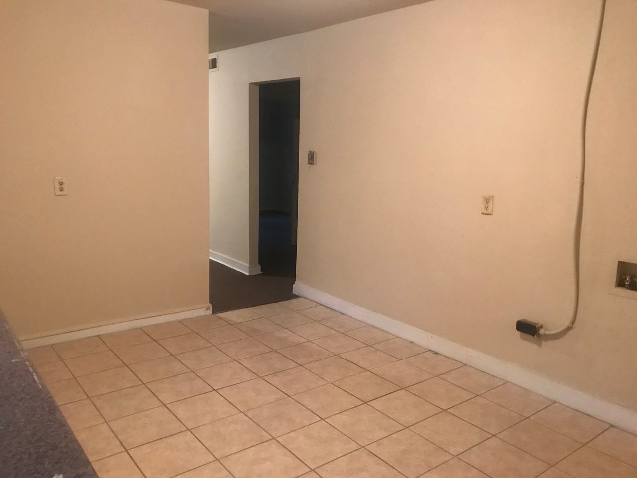 1204 Iva Ave - Photo 5 of 10