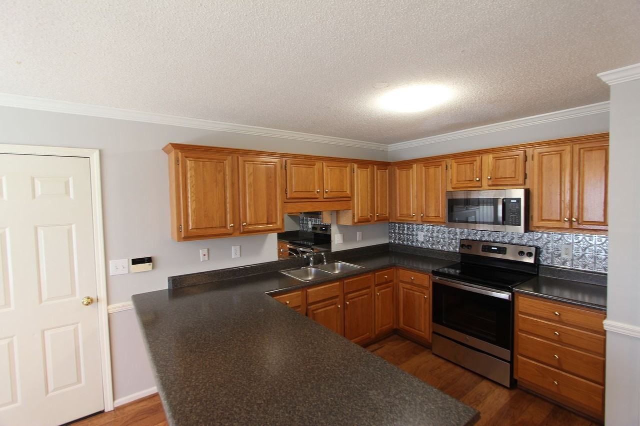 107 Roy Ct - Photo 6 of 16