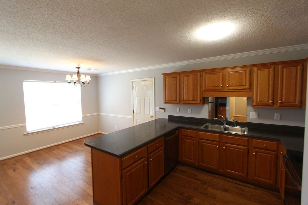 107 Roy Ct - Photo 7 of 16