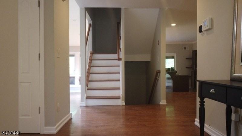 220 Butternut Dr - Photo 2 of 24