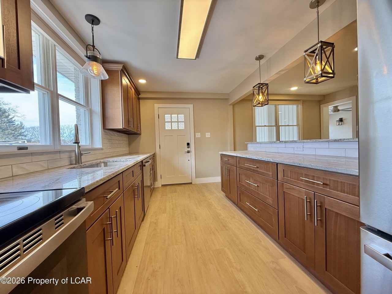 57 Birch Hill Ln - Photo 5 of 19