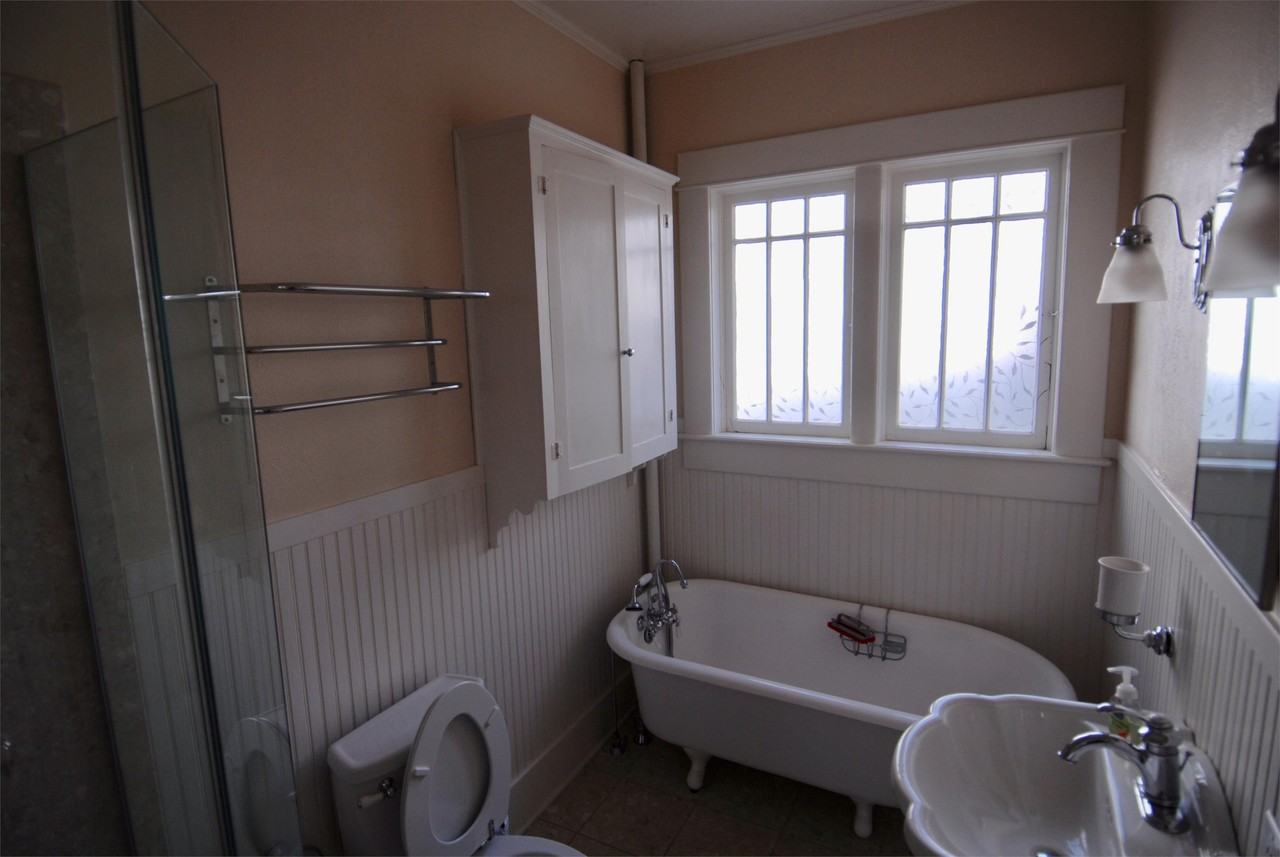 330 N Rollston Ave #1 - Photo 5 of 11