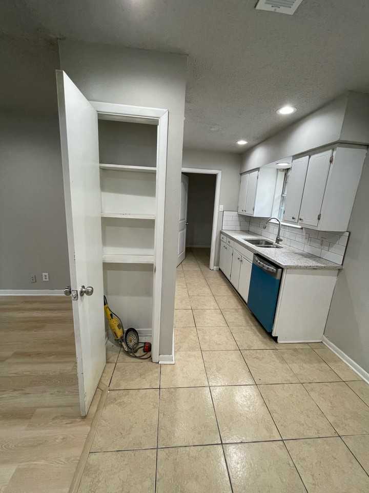 1338 Mccall St #1 - Photo 5 of 24