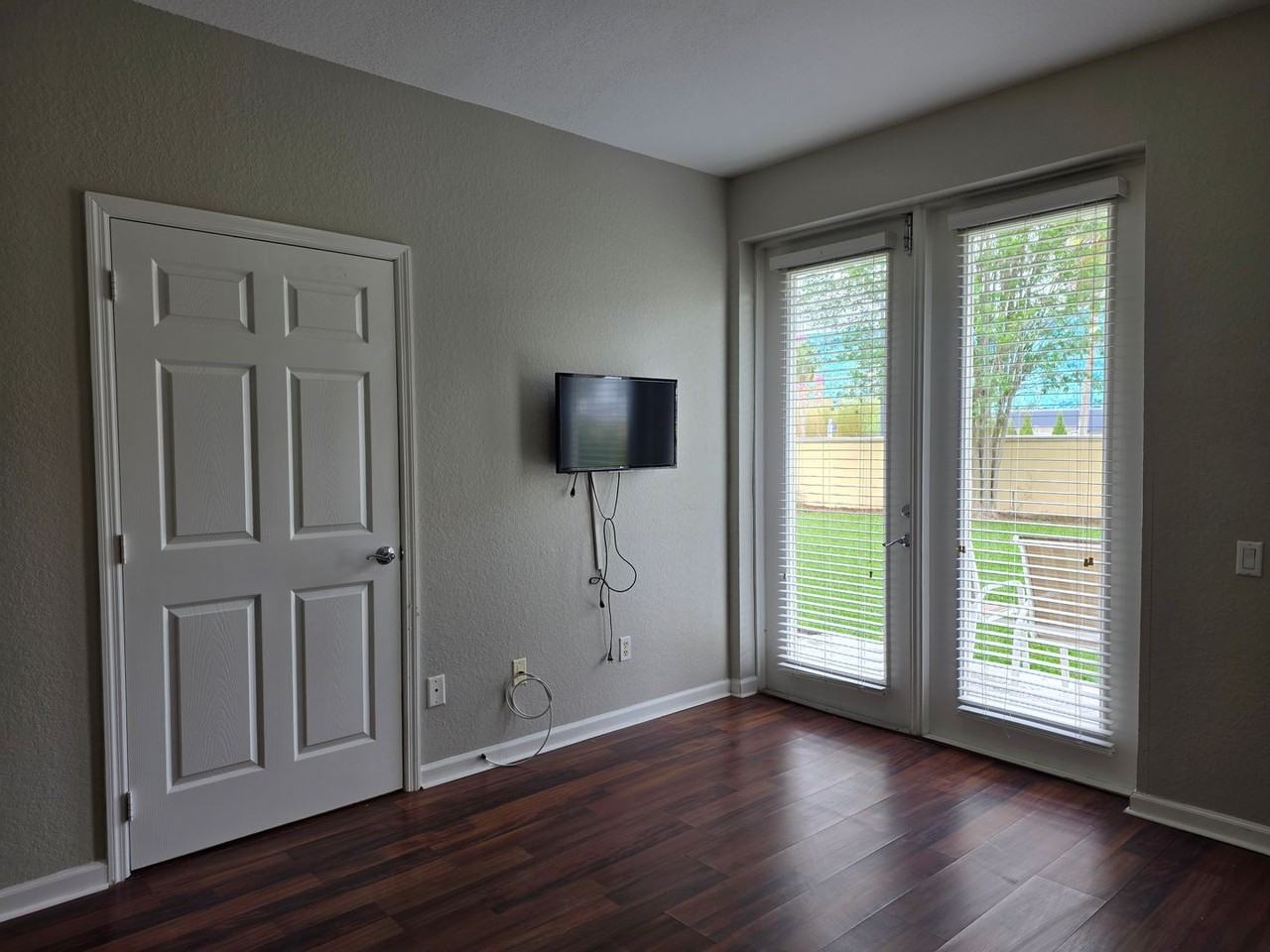 5038 Tideview Cir - Photo 7 of 37