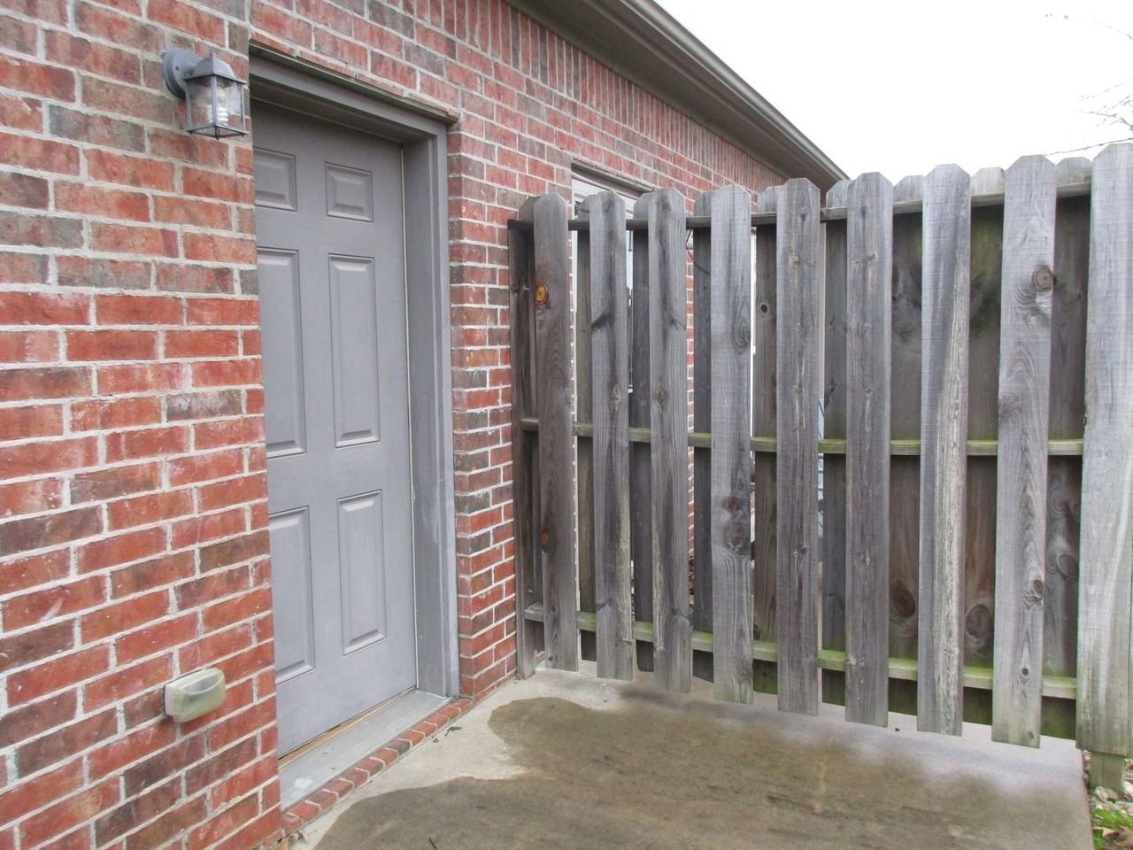 201 Tivoli Ln - Photo 3 of 29