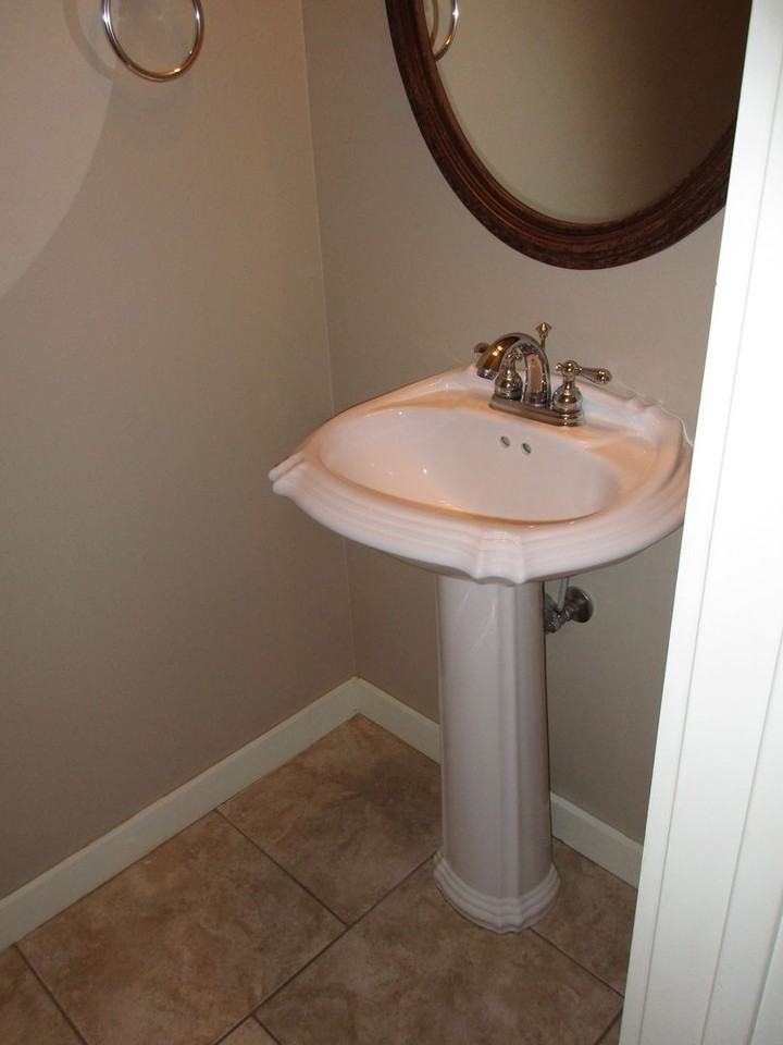 201 Tivoli Ln - Photo 7 of 29