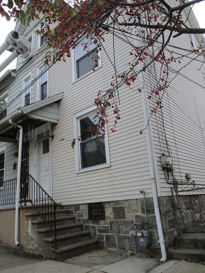 110 E Goepp St - Photo 2 of 26