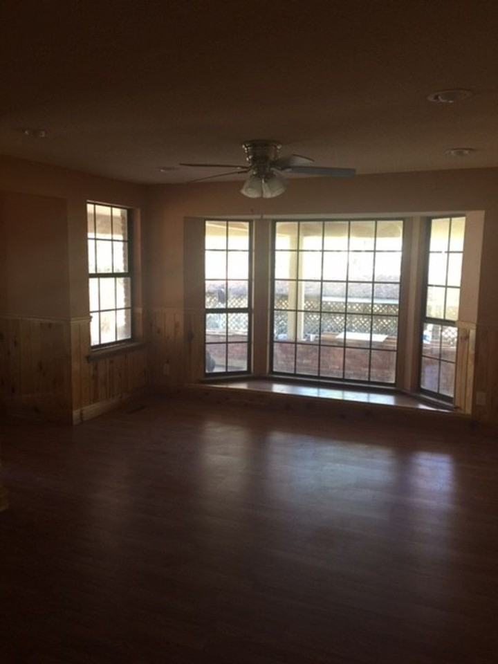 210 Pine Leaf Ln - Photo 7 of 22