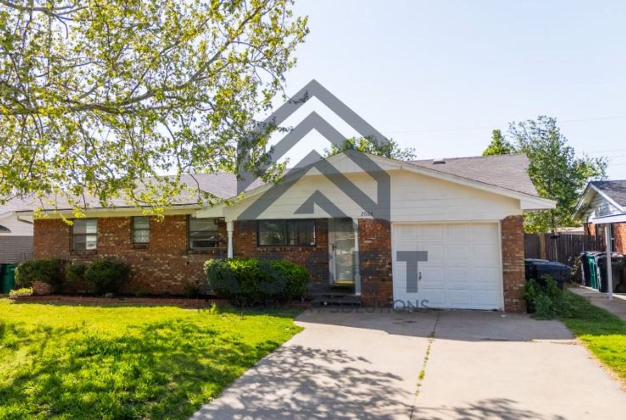 2604 Sw 65th St - Photo 2 of 25