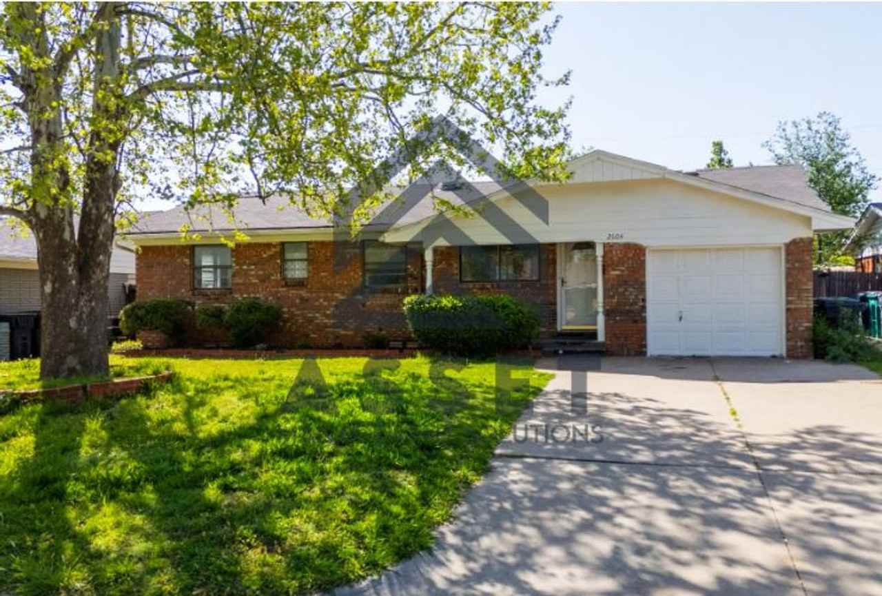 2604 Sw 65th St - Photo 3 of 25