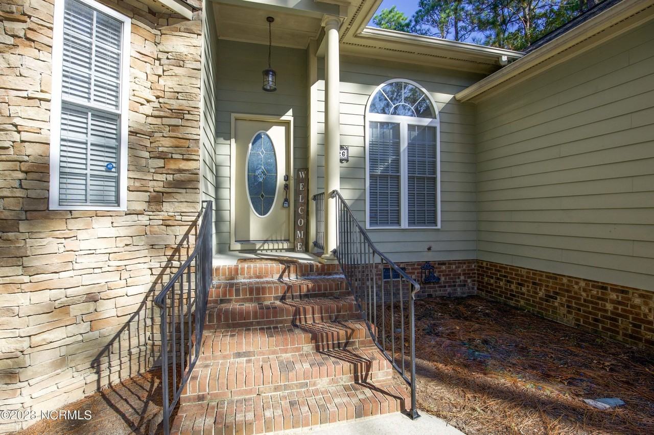 26 Tahoe Cir - Photo 3 of 38