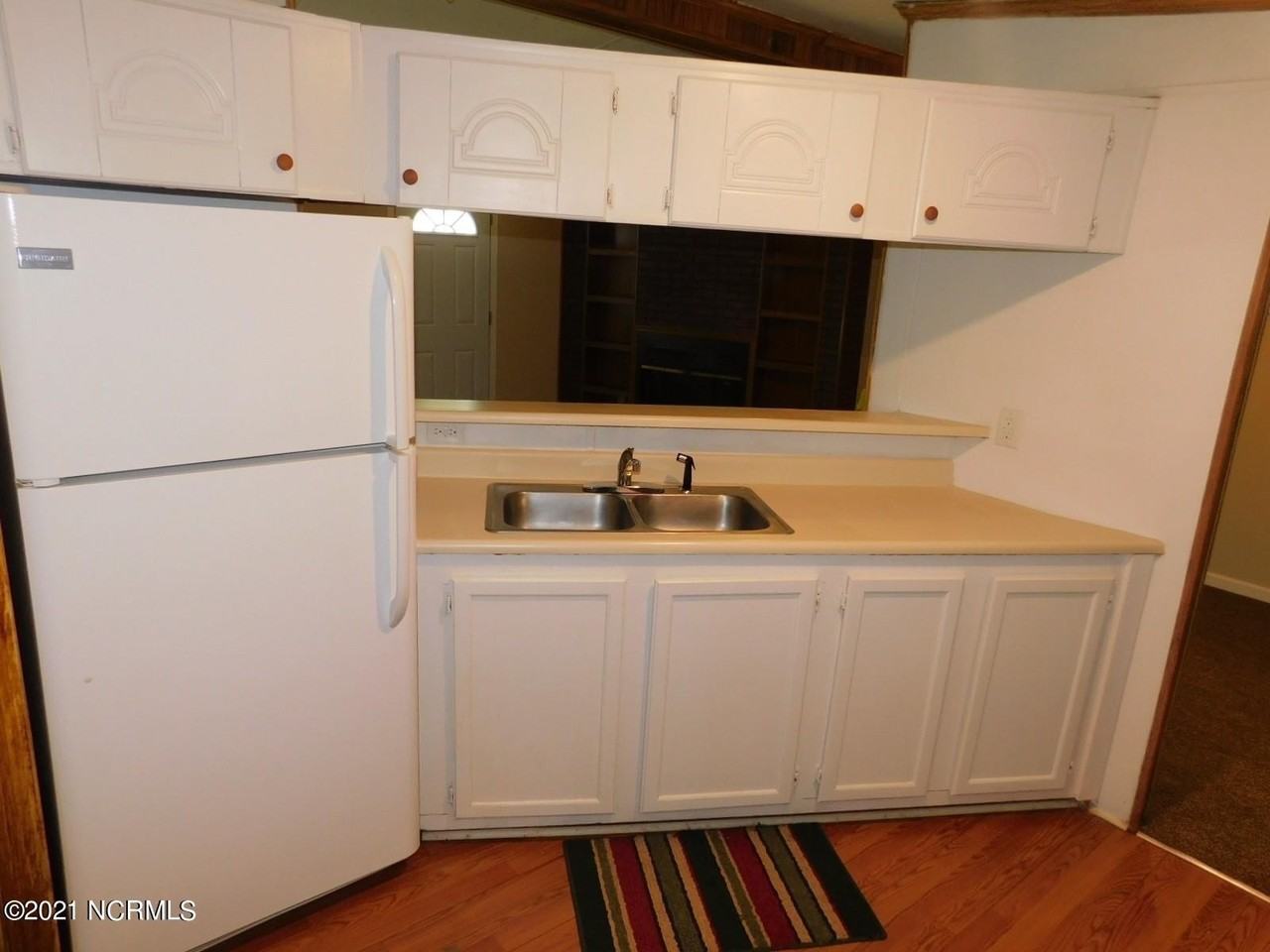 112 Longleaf Dr - Photo 6 of 19