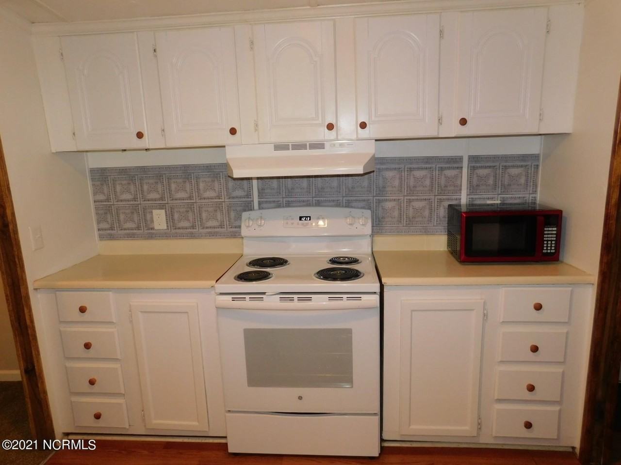 112 Longleaf Dr - Photo 7 of 19