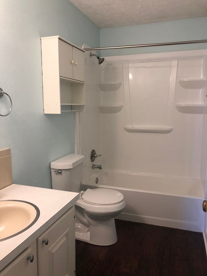 1423 Tunbridge Rd - Photo 3 of 7