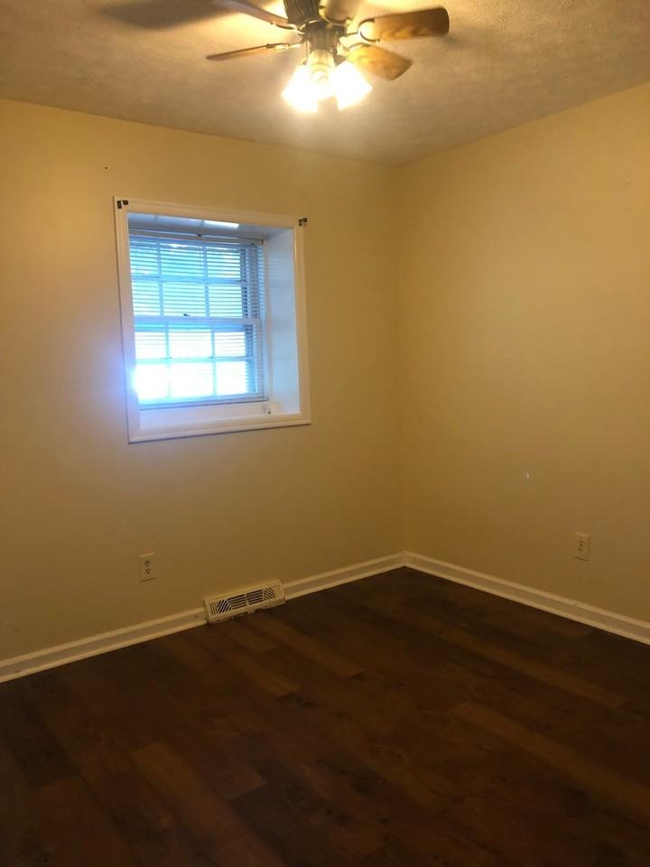 1423 Tunbridge Rd - Photo 5 of 7