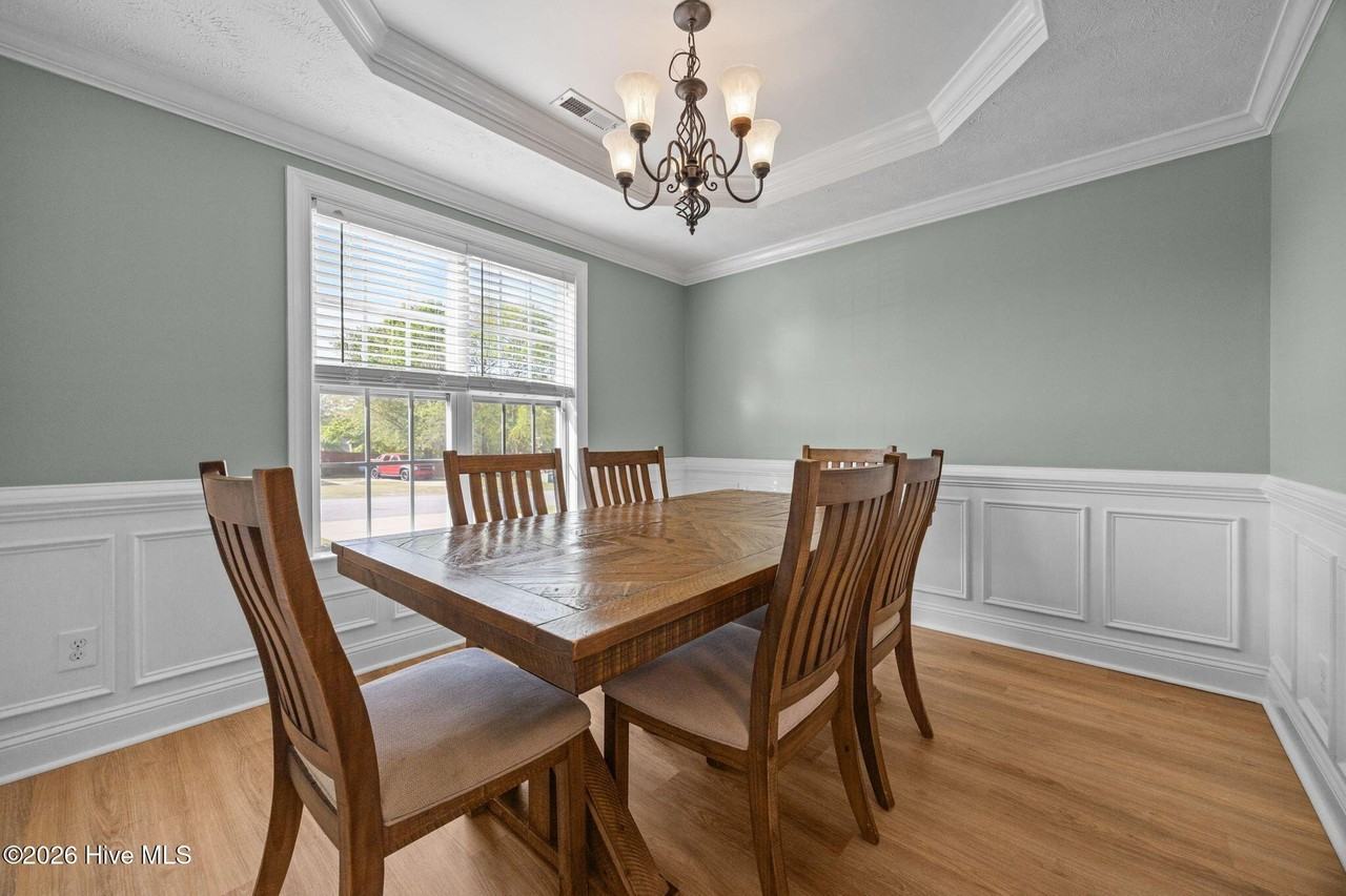 491 Lockwood Dr - Photo 4 of 35