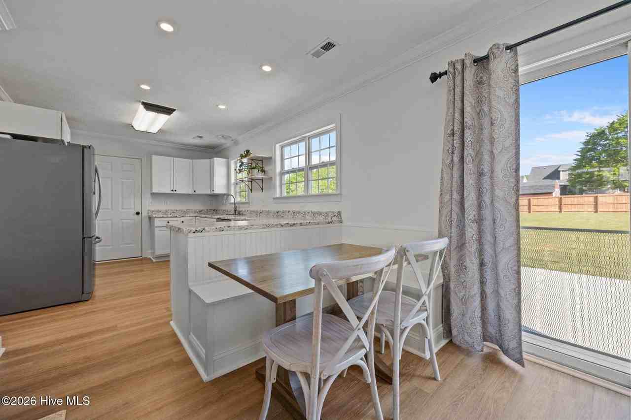 491 Lockwood Dr - Photo 7 of 35