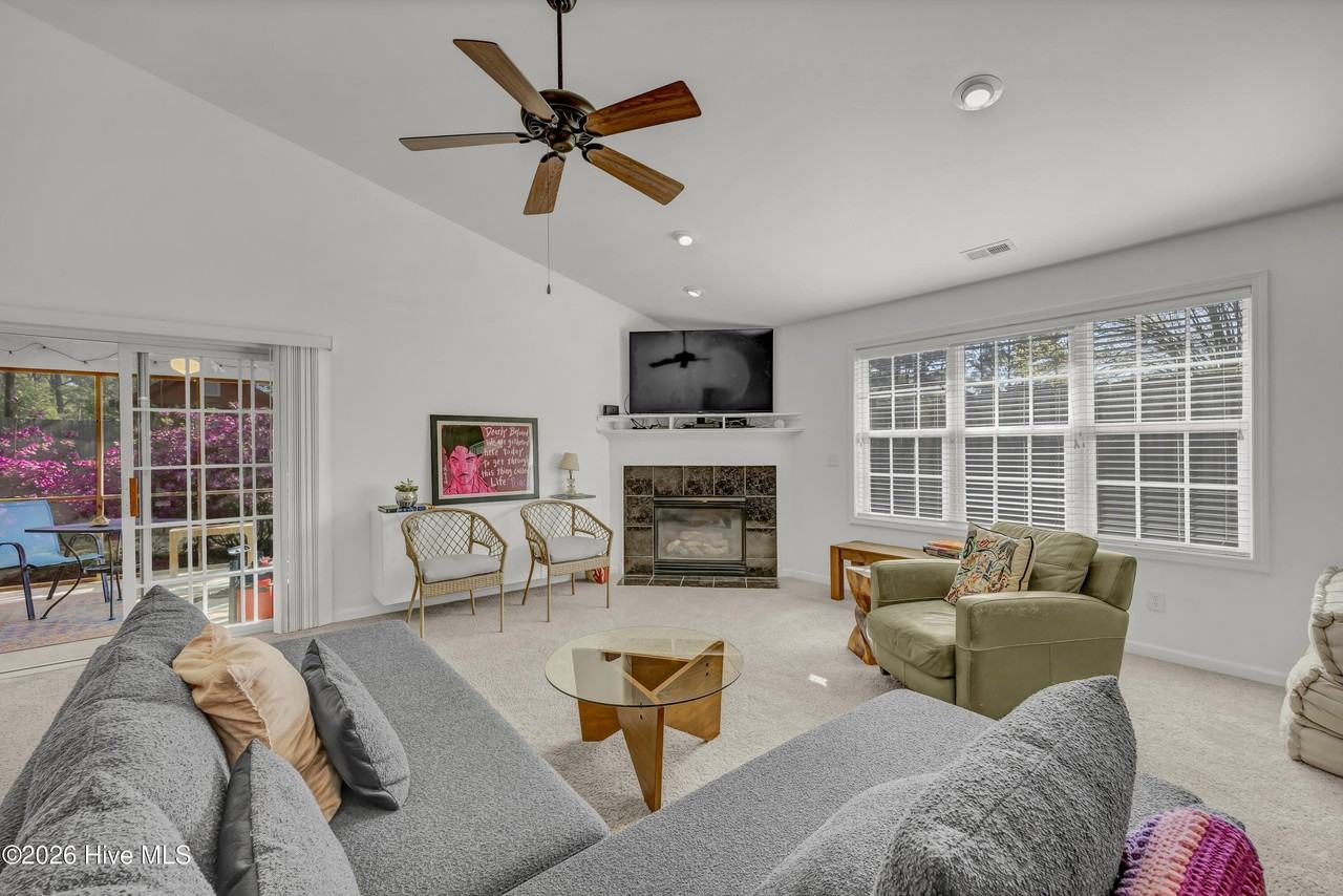 4935 Coronado Dr - Photo 3 of 27