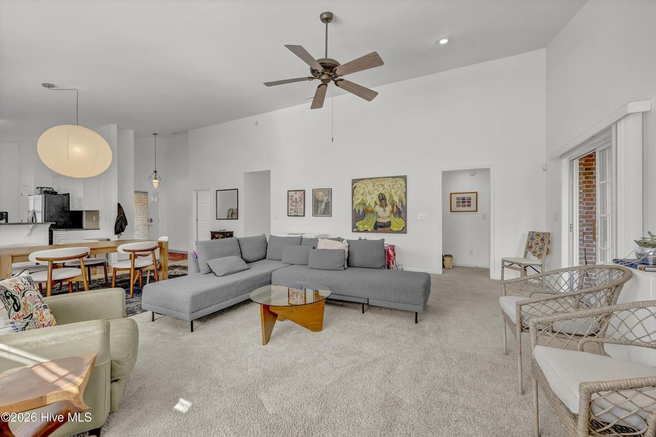 4935 Coronado Dr - Photo 5 of 27