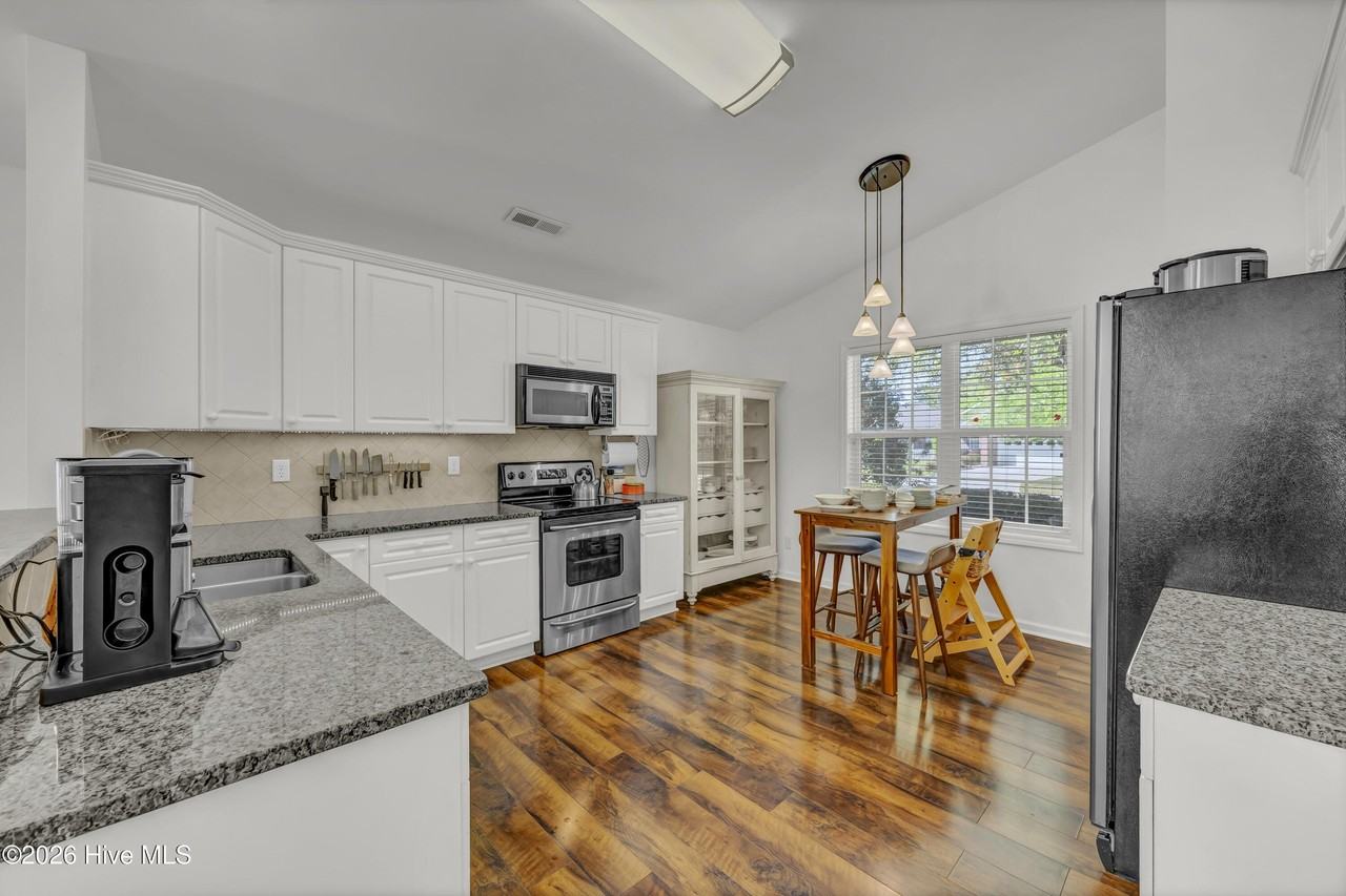 4935 Coronado Dr - Photo 7 of 27