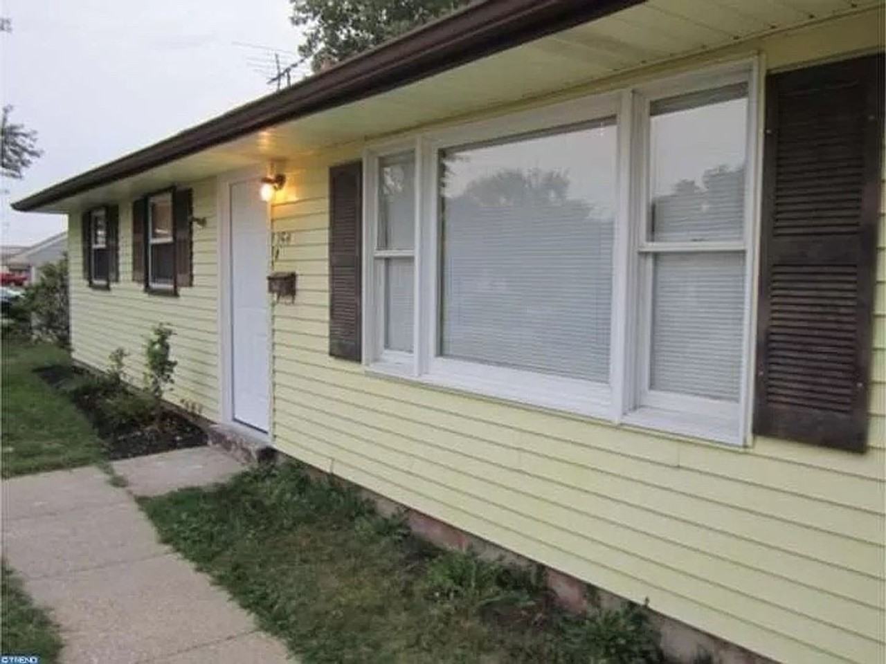 154 Edge Ave - Photo 2 of 9