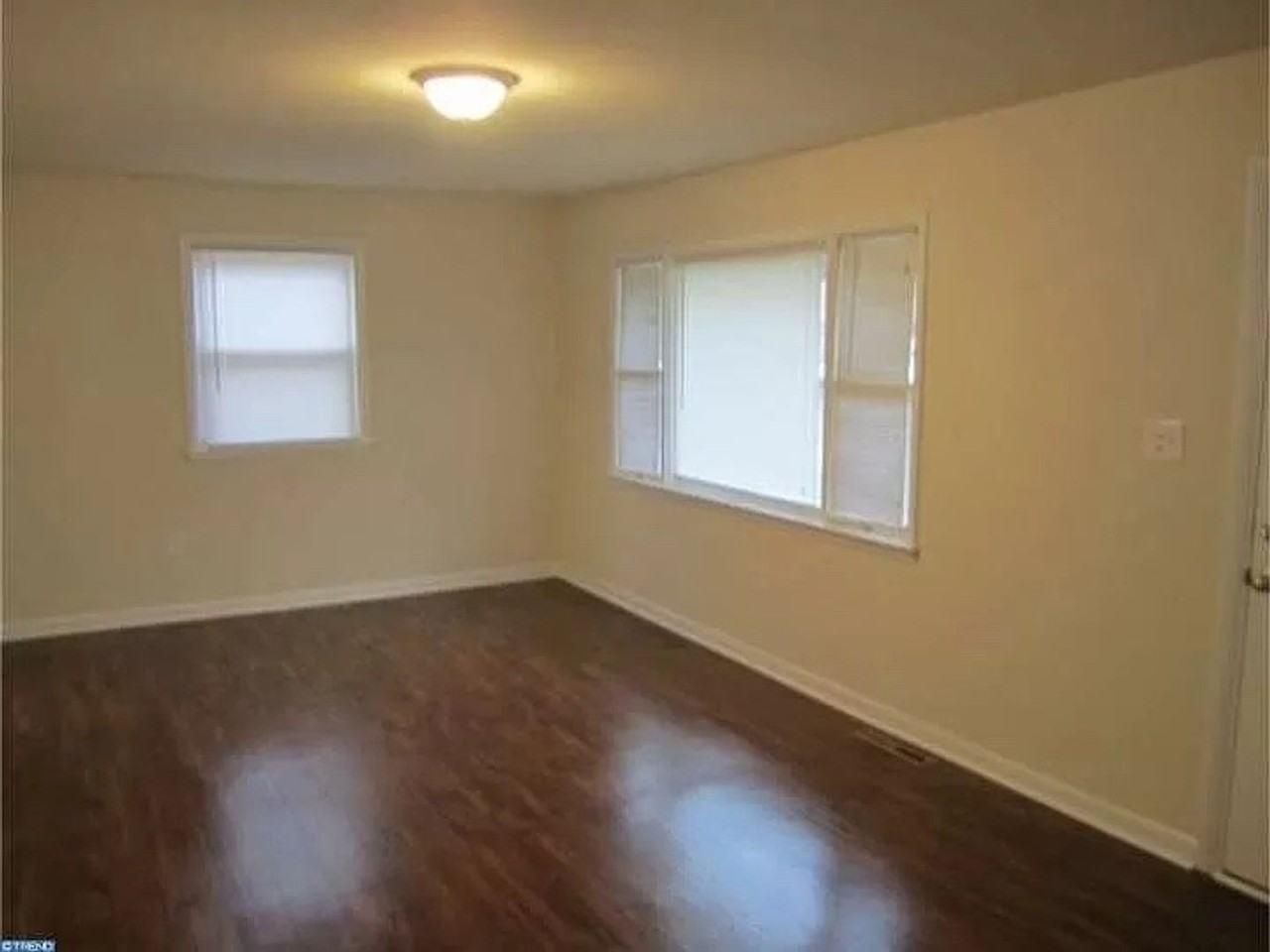 154 Edge Ave - Photo 3 of 9