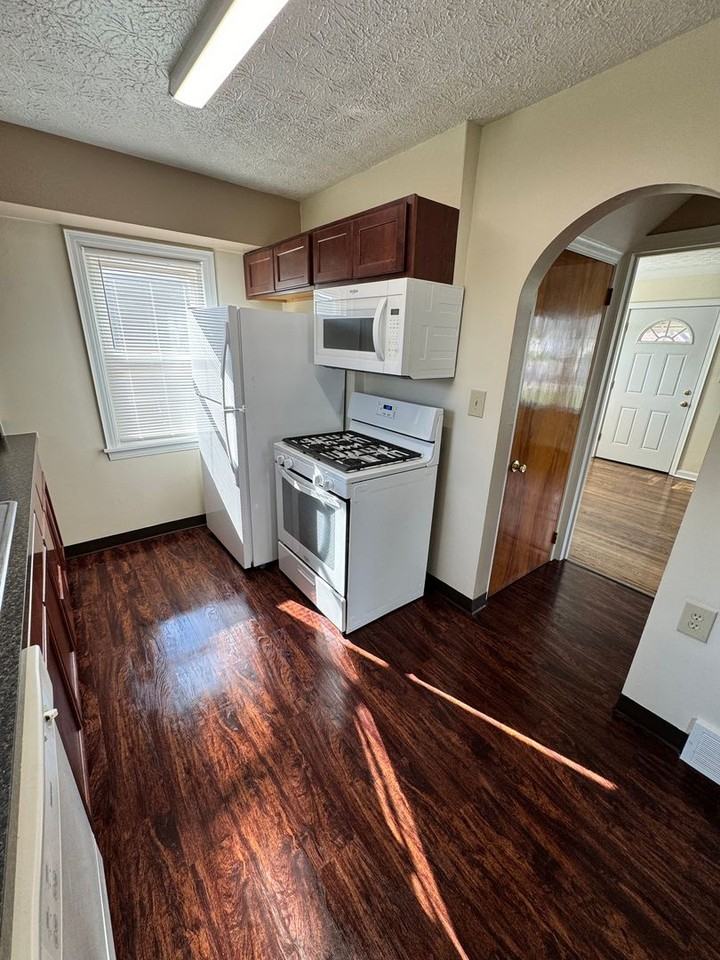 625 Churchill Rd - Photo 4 of 17