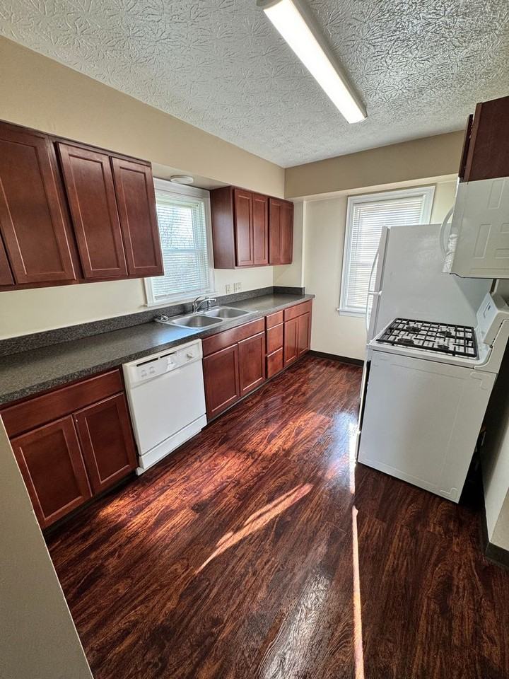 625 Churchill Rd - Photo 5 of 17