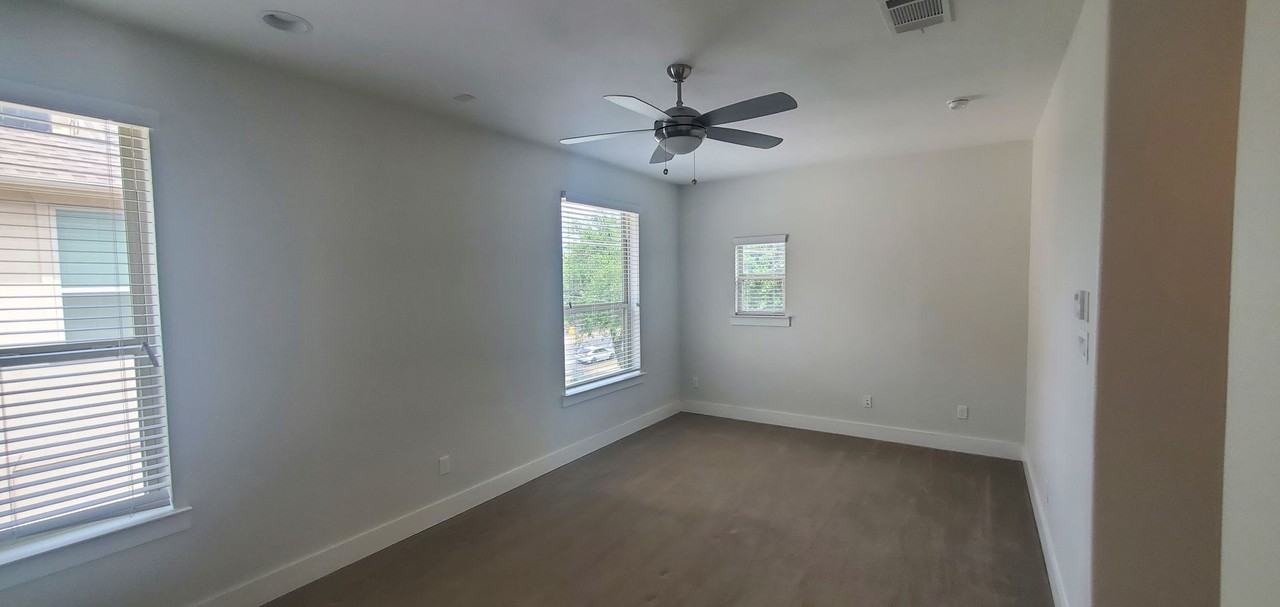 1303 Palm Springs Ln - Photo 6 of 25