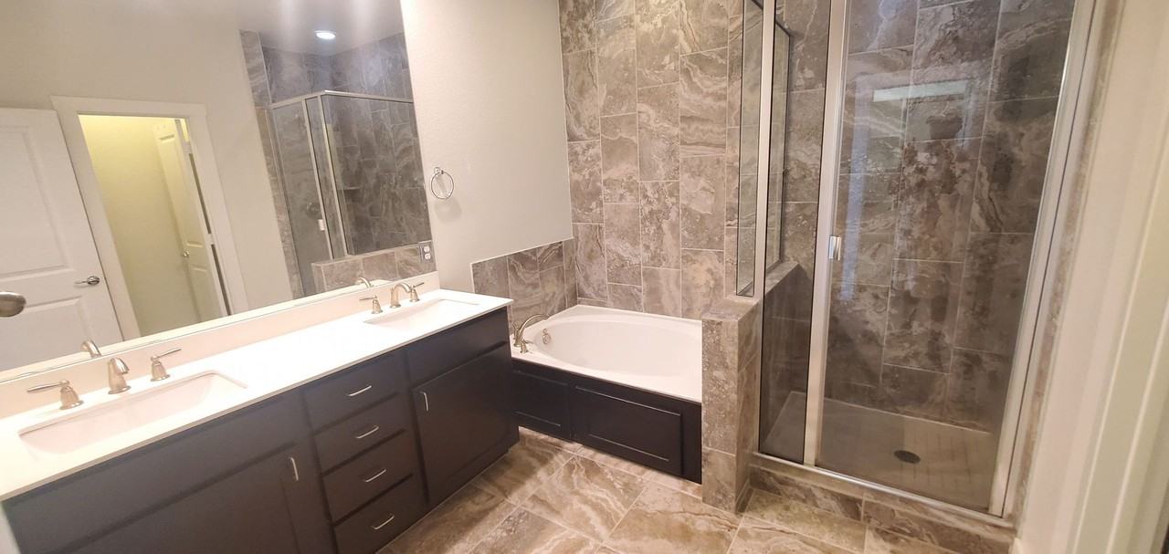 1303 Palm Springs Ln - Photo 7 of 25