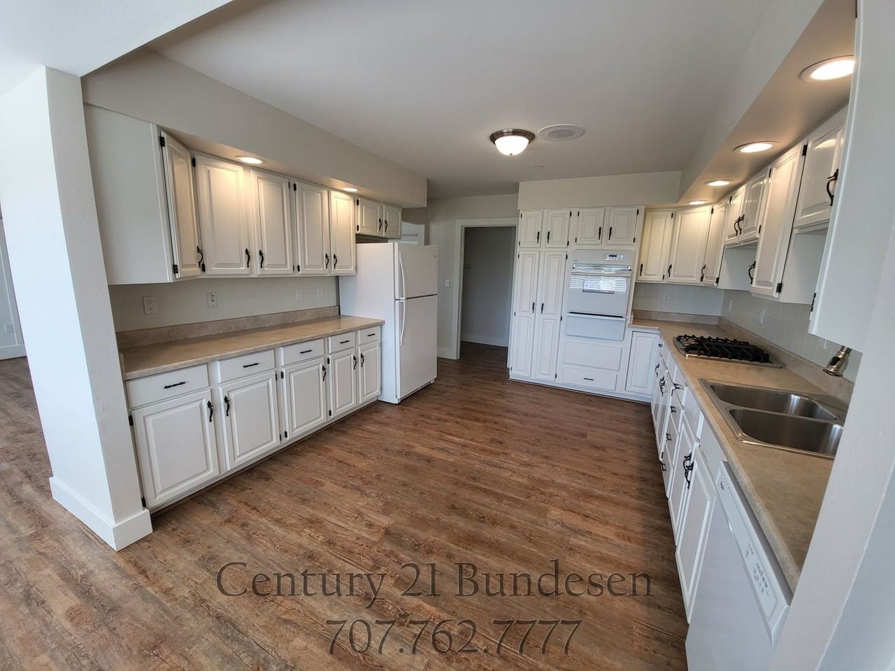 811 Old Adobe Rd - Photo 4 of 23