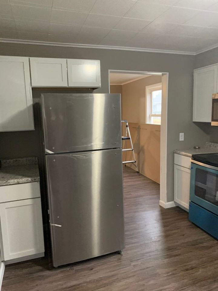 733 S Wabash Ave - Photo 3 of 9