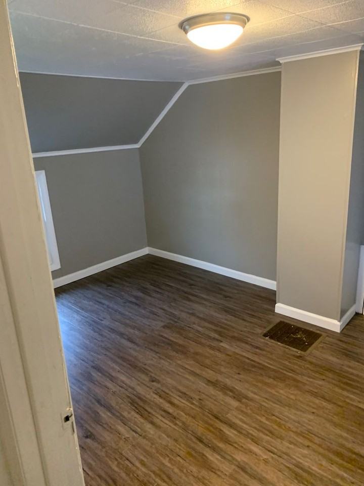 733 S Wabash Ave - Photo 7 of 9