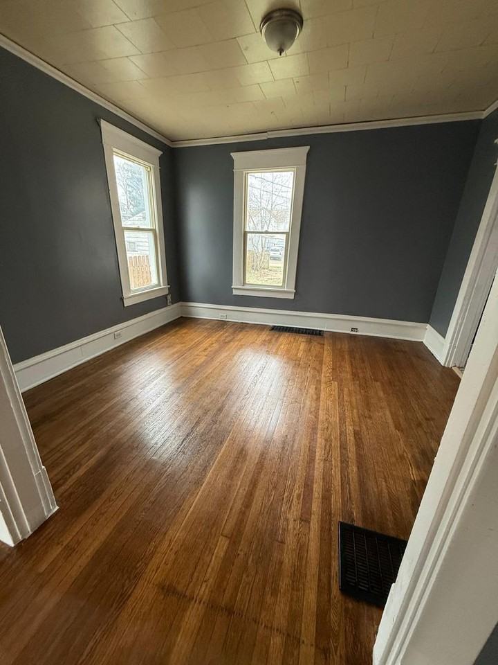 103 Dewey Ave - Photo 5 of 8