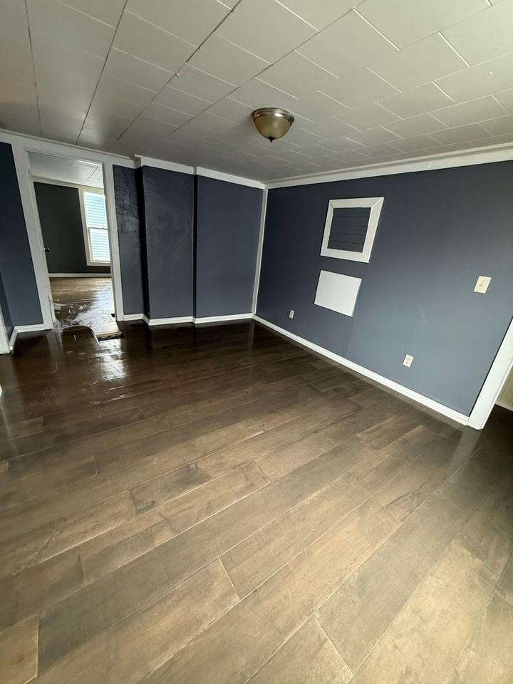 103 Dewey Ave - Photo 7 of 8