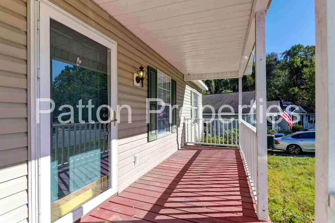 131 Renaissance Way - Photo 2 of 21