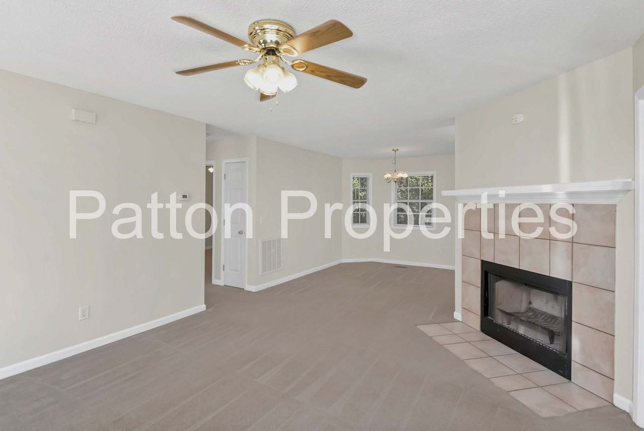 131 Renaissance Way - Photo 5 of 21