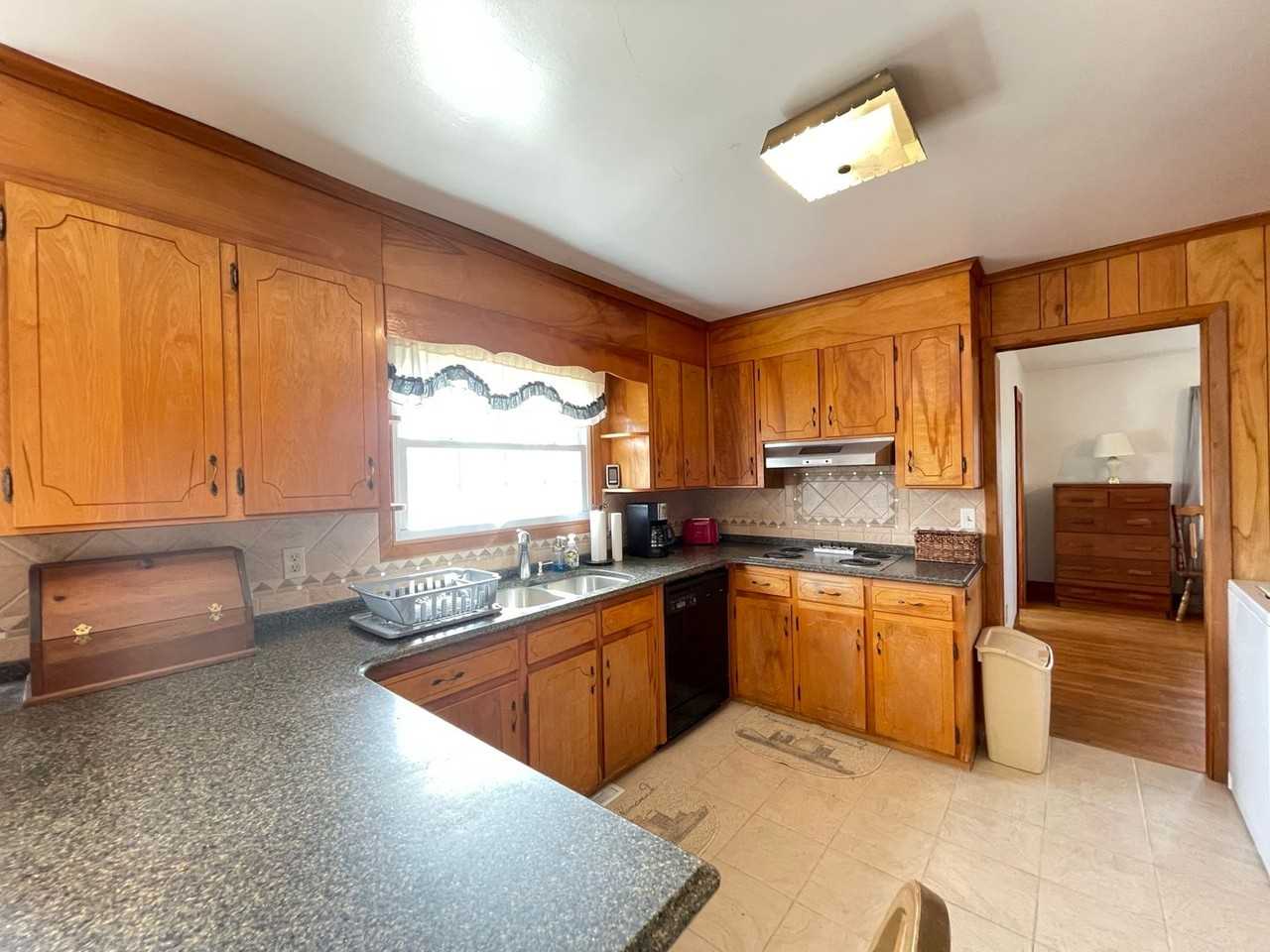 9274 Old Cox Rd - Photo 2 of 17