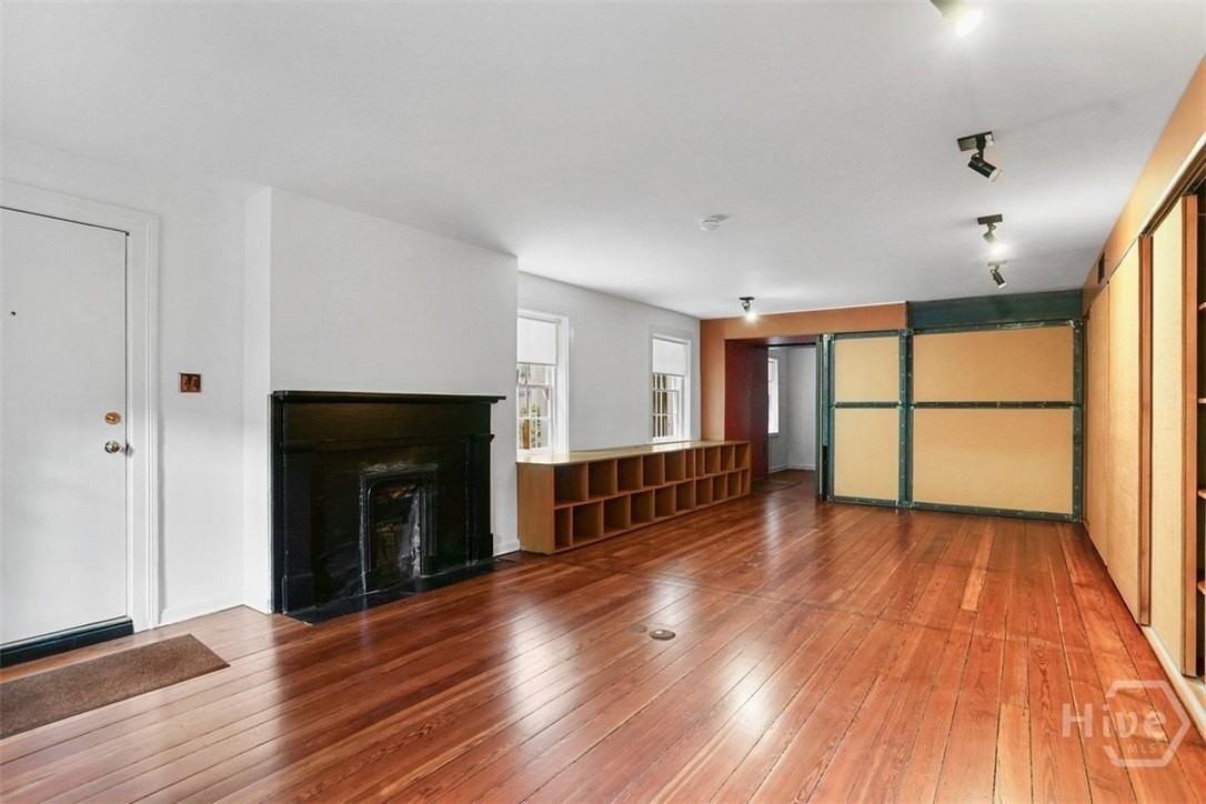 216 E Gaston St - Photo 5 of 26